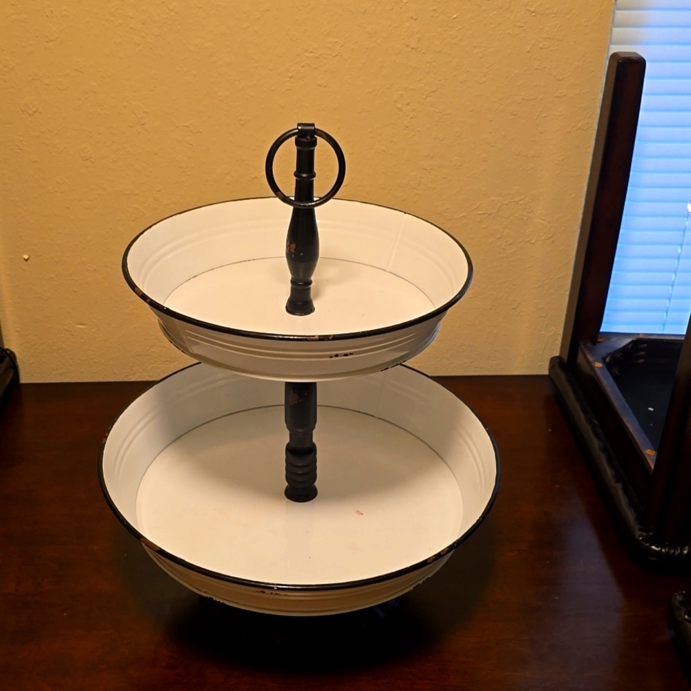Farmhouse center piece